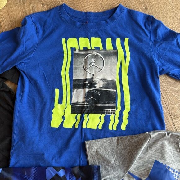 ((4 PIECE)) BOYS UNDER ARMOUR NIKE JORDAN SHORT SLEEVE TEE BUNDLE SIZE LARGE - Picture 4 of 5